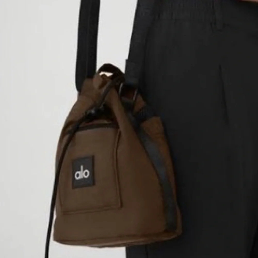 🖤 Alo Yoga | Bucket Bag | Brown + Black | New With Tags | EXCELLENT